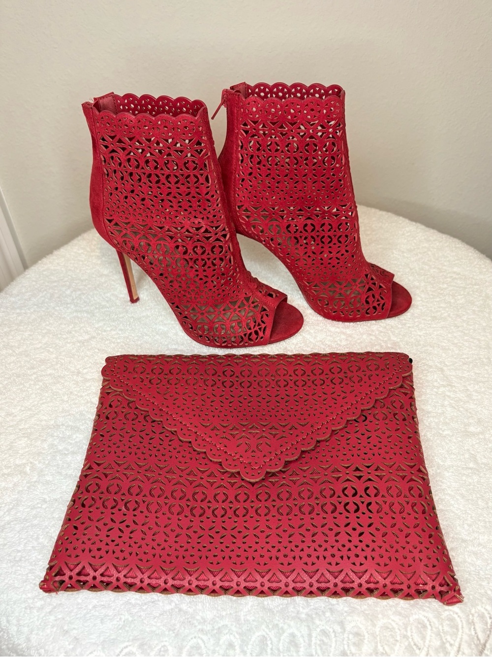 ALDO Red Peep-Toe Stiletto Booties Heels with Matching Clutch/Shoulder purse - Picture 3 of 7